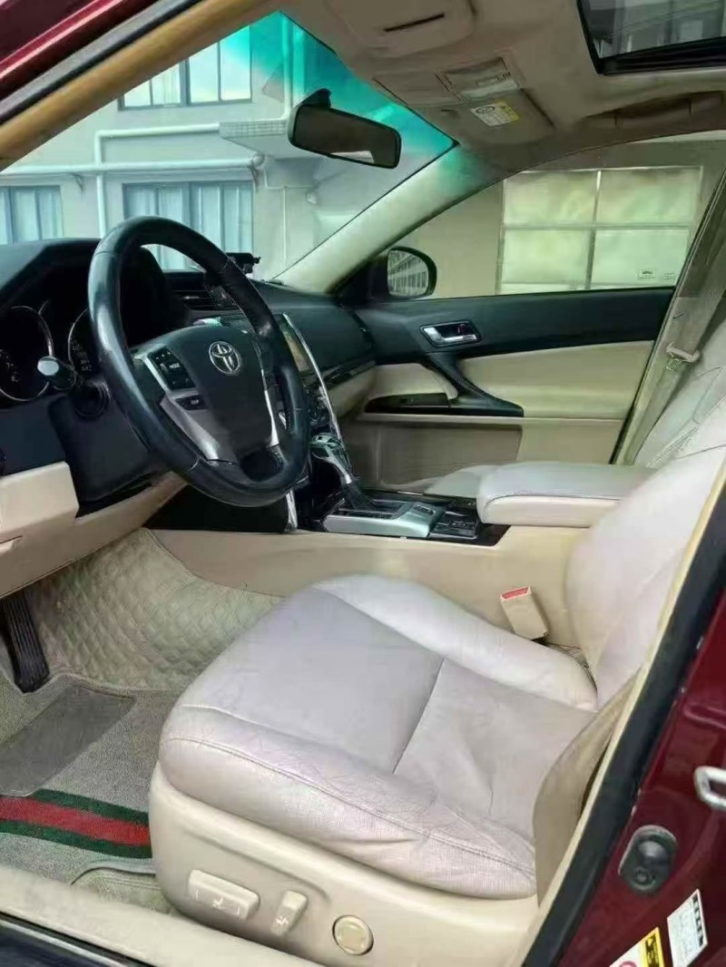 江门12年丰田锐志5