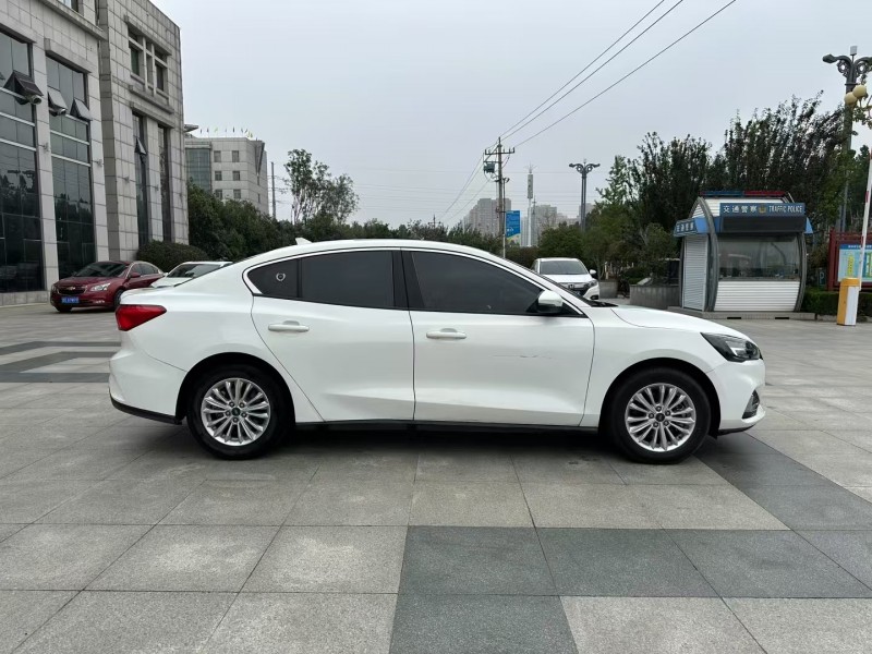 枣庄21年福特福克斯7