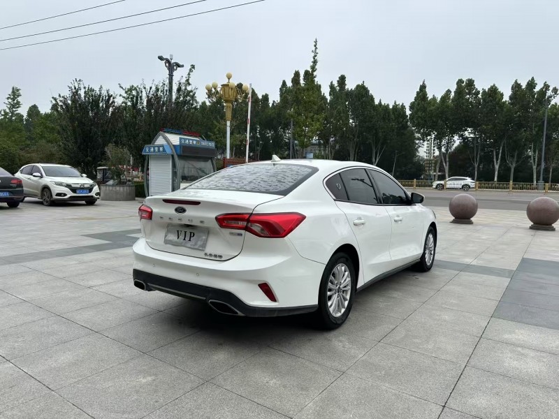 枣庄21年福特福克斯8