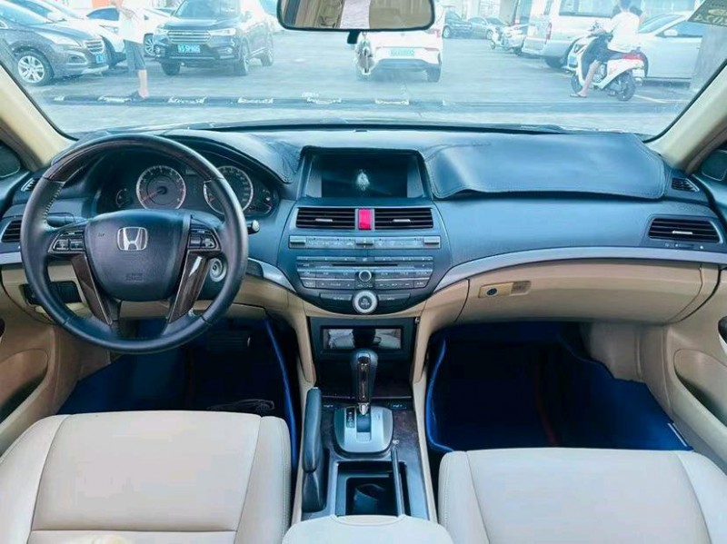 东莞10年本田雅阁5