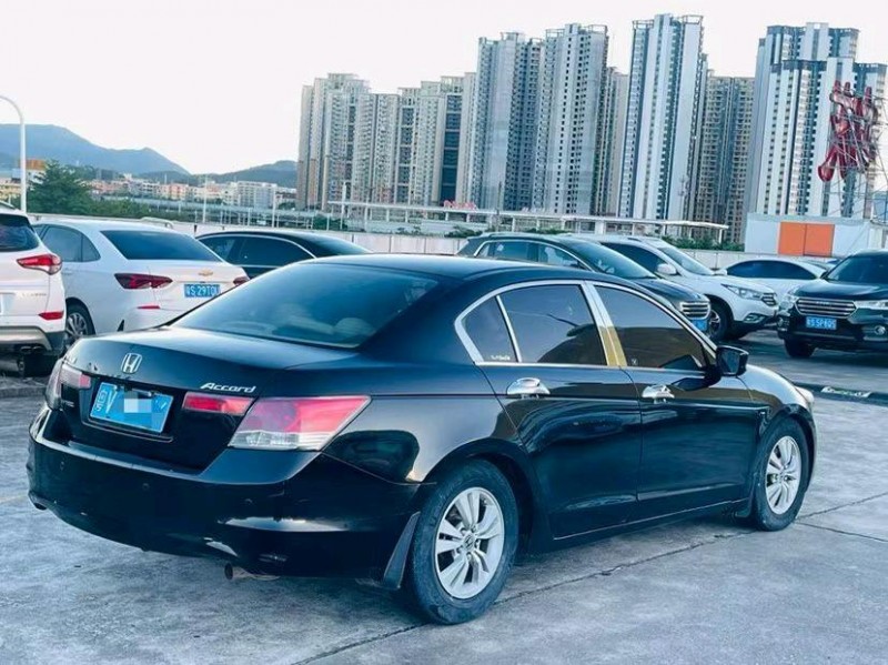东莞10年本田雅阁9