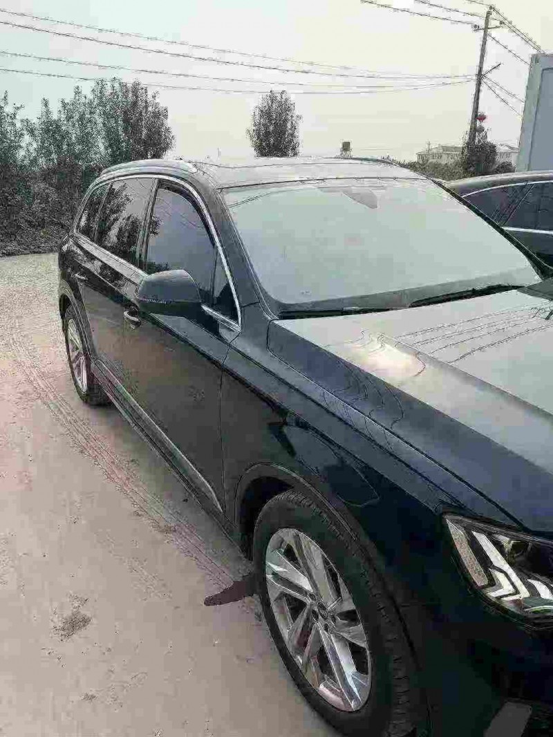 天津23年奥迪Q73