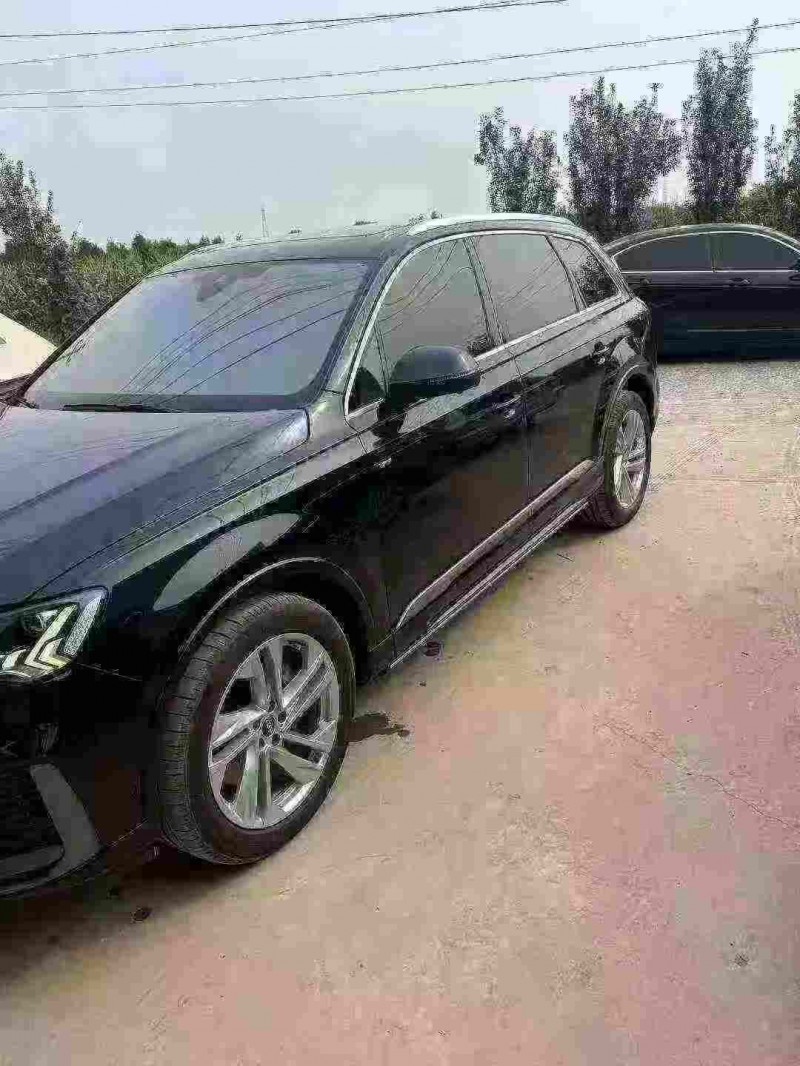 天津23年奥迪Q74