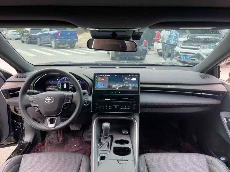 广州25年丰田亚洲龙2