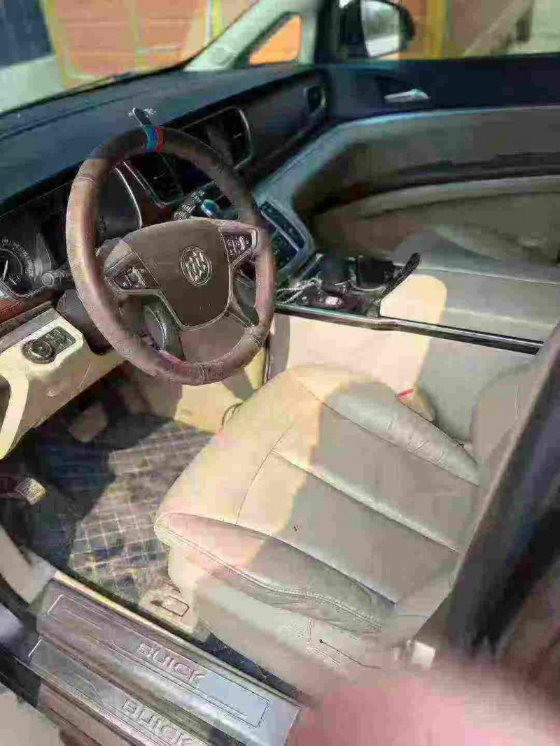 天津17年别克GL86