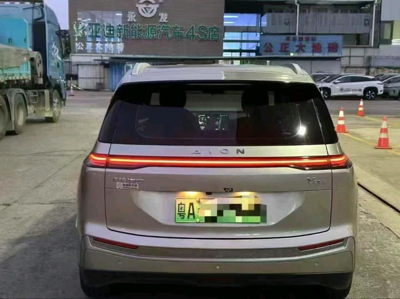 中山23年传祺埃安Y8