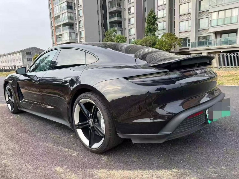 广州21年保时捷Taycan7