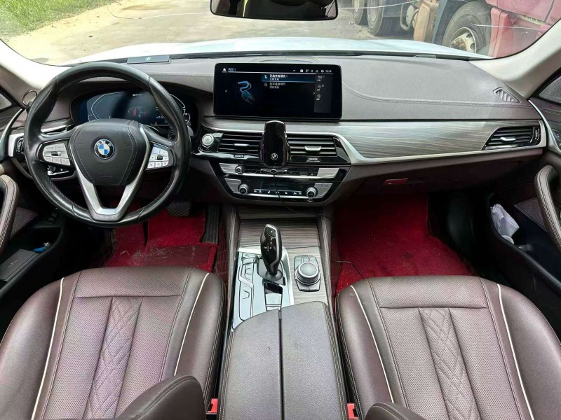 广州22年宝马5系4