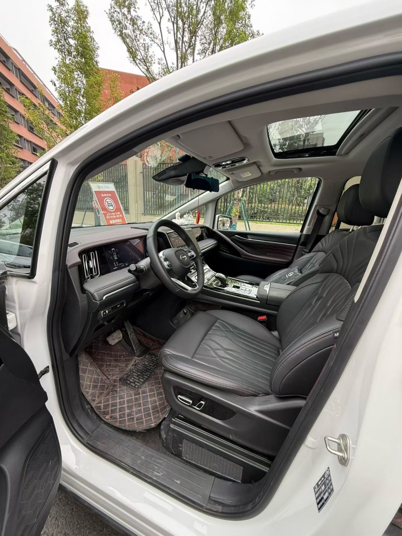 成都24年传祺M89