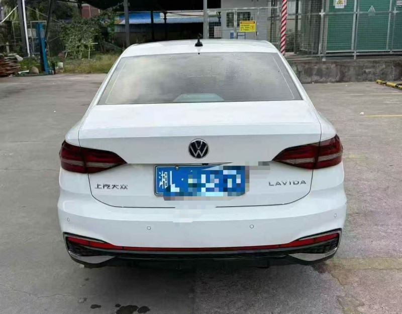 深圳25年大众朗逸8