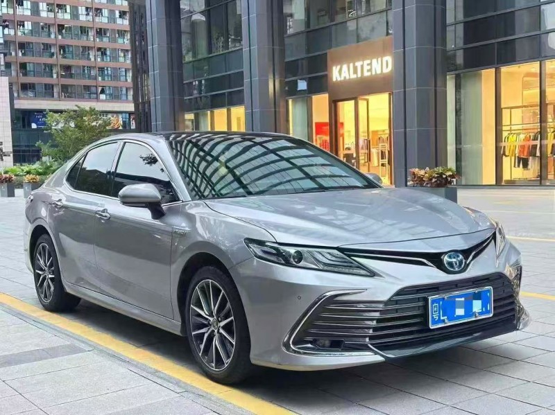 广州22年丰田凯美瑞2