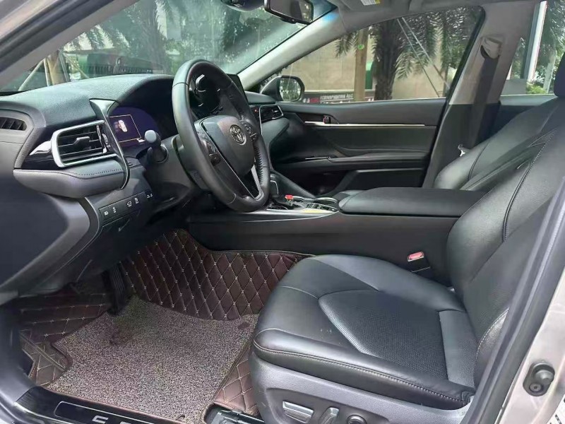 广州22年丰田凯美瑞3