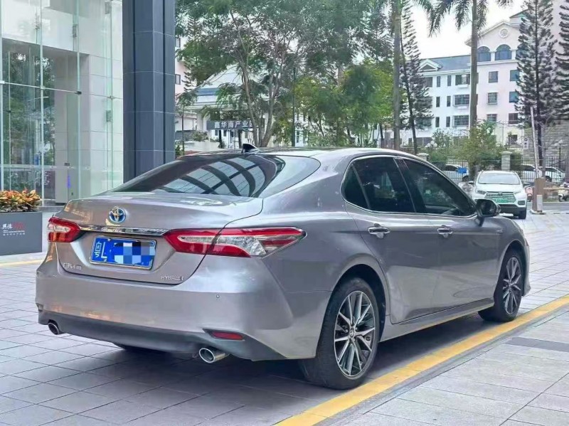 广州22年丰田凯美瑞7