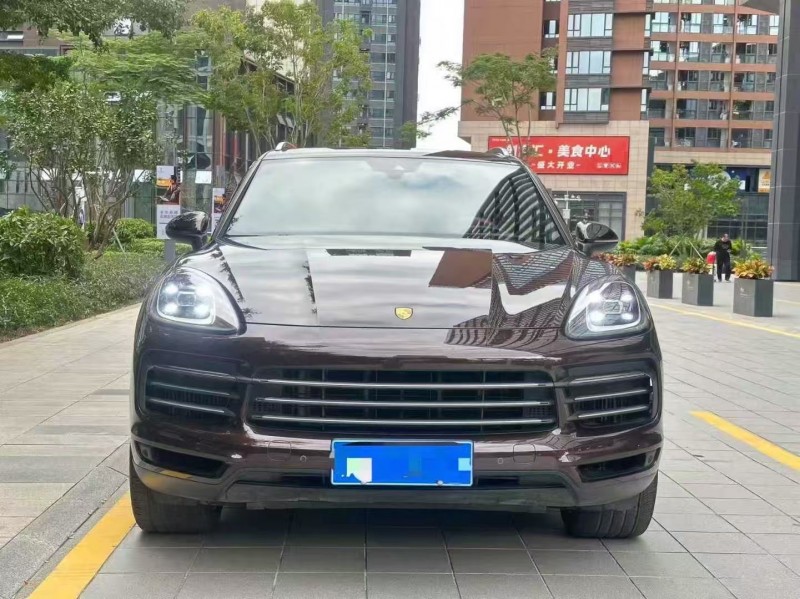 广州22年保时捷卡宴1