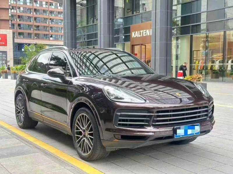 广州22年保时捷卡宴2