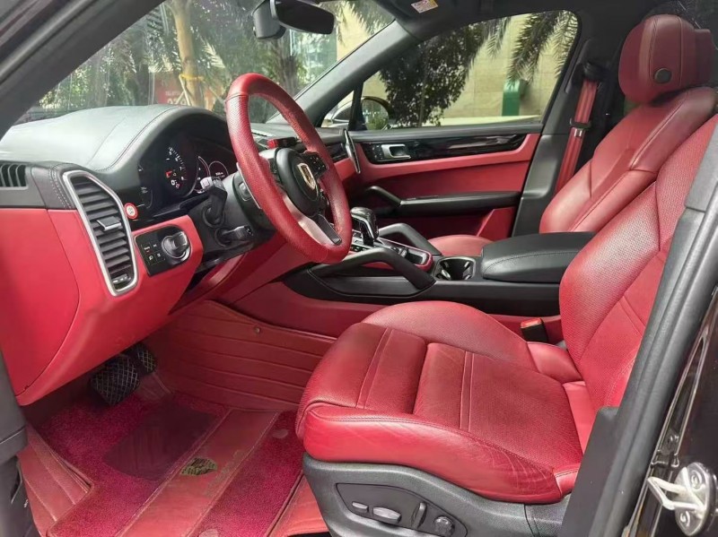 广州22年保时捷卡宴3