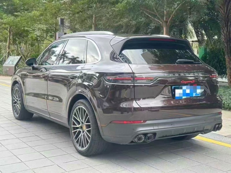 广州22年保时捷卡宴6