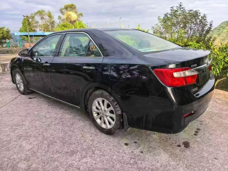 重庆14年丰田凯美瑞7