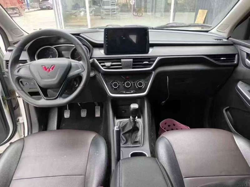 贵阳23年五菱汽车宏光6