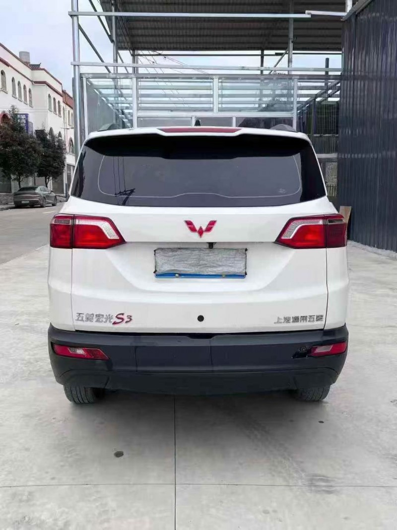 贵阳23年五菱汽车宏光9