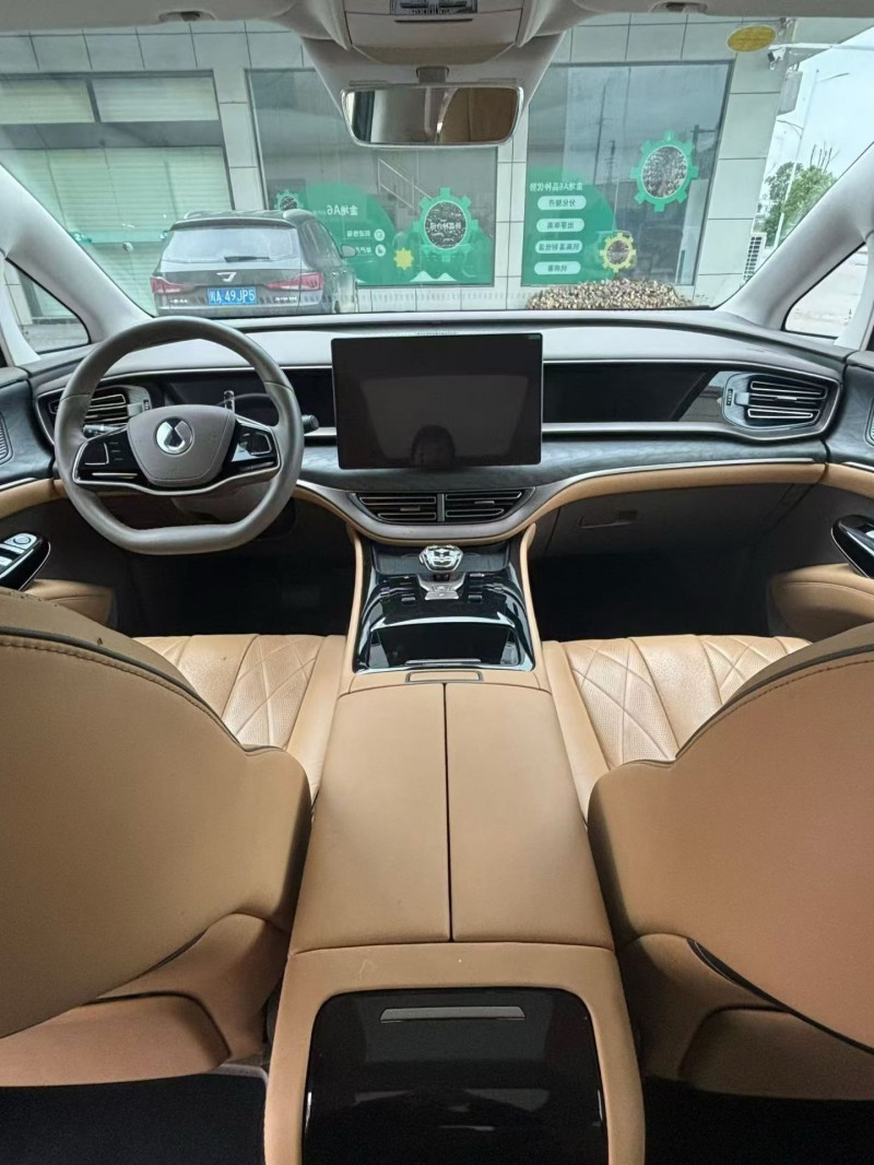 襄阳23年腾势D97