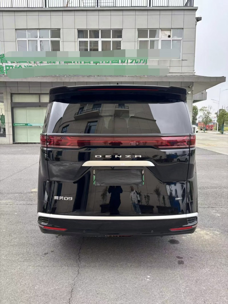 襄阳23年腾势D99