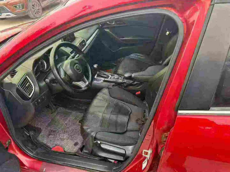 天津16年马自达昂克赛拉3