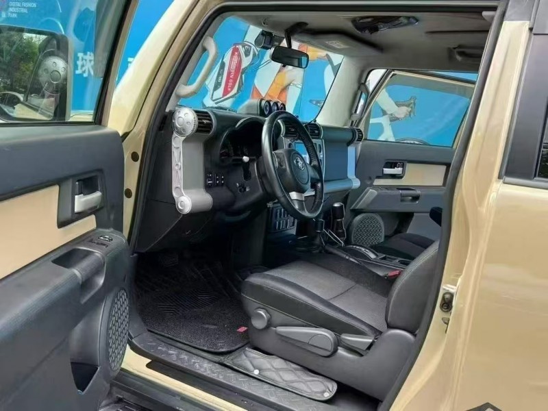 广州19年丰田兰德酷路泽6