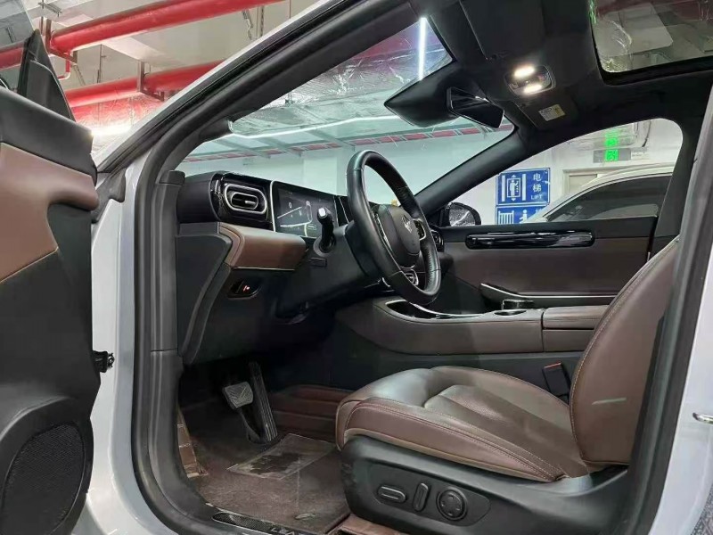 深圳23年零跑汽车C014