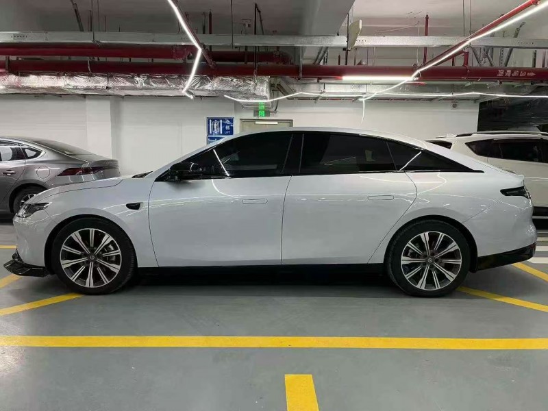 深圳23年零跑汽车C017