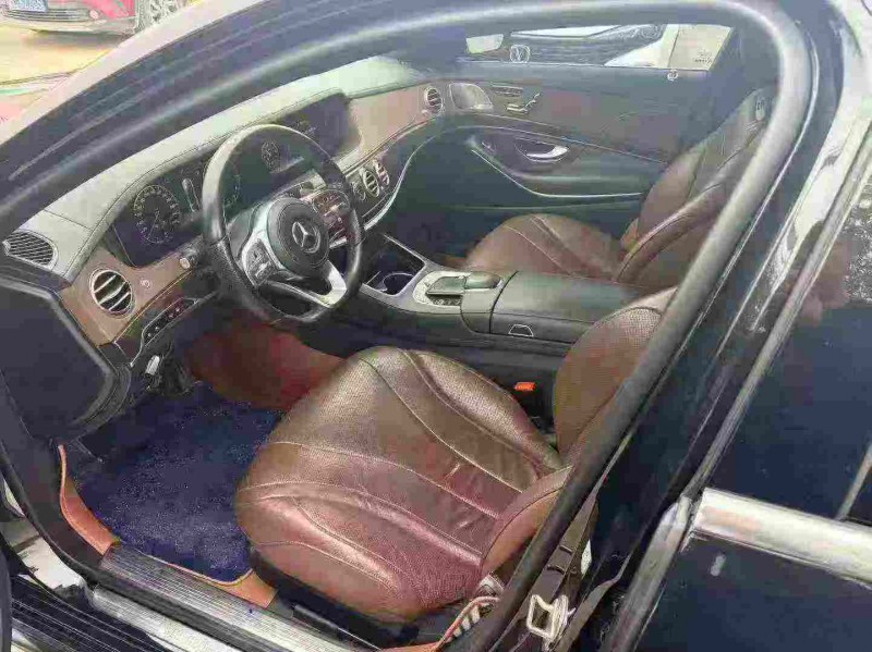 天津19年奔驰迈巴赫S级5