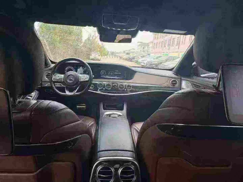 天津19年奔驰迈巴赫S级6