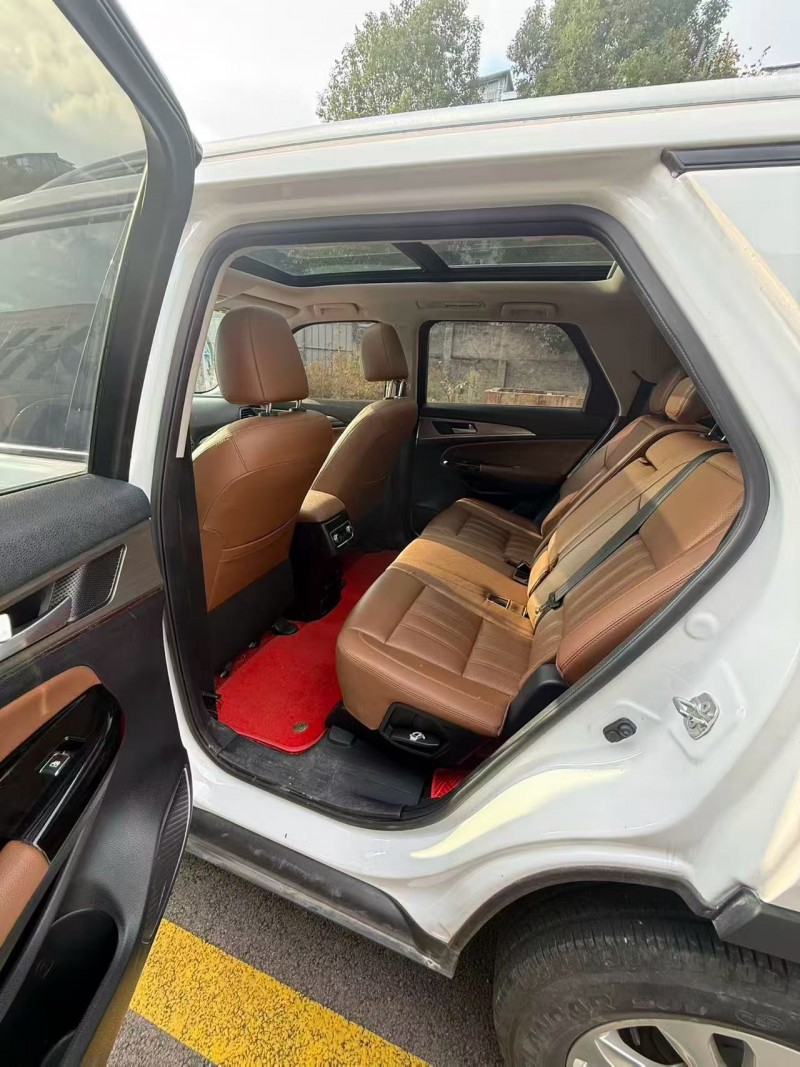 成都17年长安汽车CS956