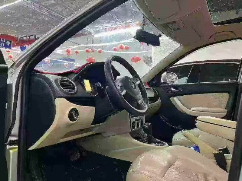 深圳12年大众朗逸4