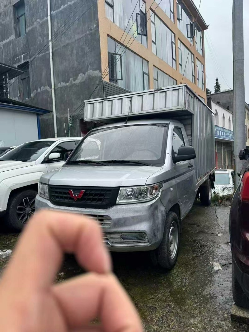 安顺21年五菱汽车新卡1