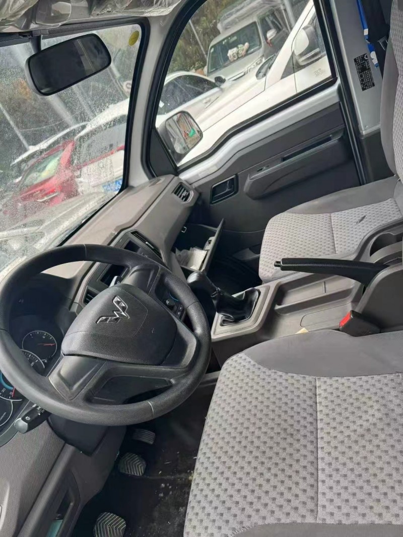 安顺21年五菱汽车新卡2