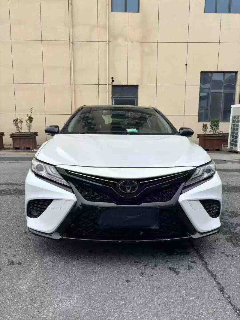 襄阳19年丰田凯美瑞1