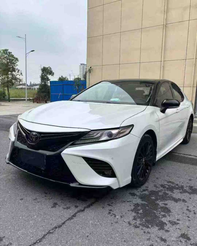 襄阳19年丰田凯美瑞3