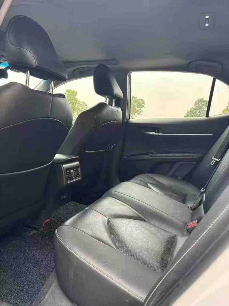 襄阳19年丰田凯美瑞4