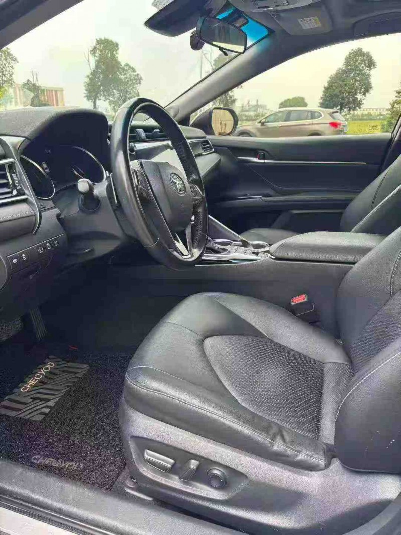 襄阳19年丰田凯美瑞6