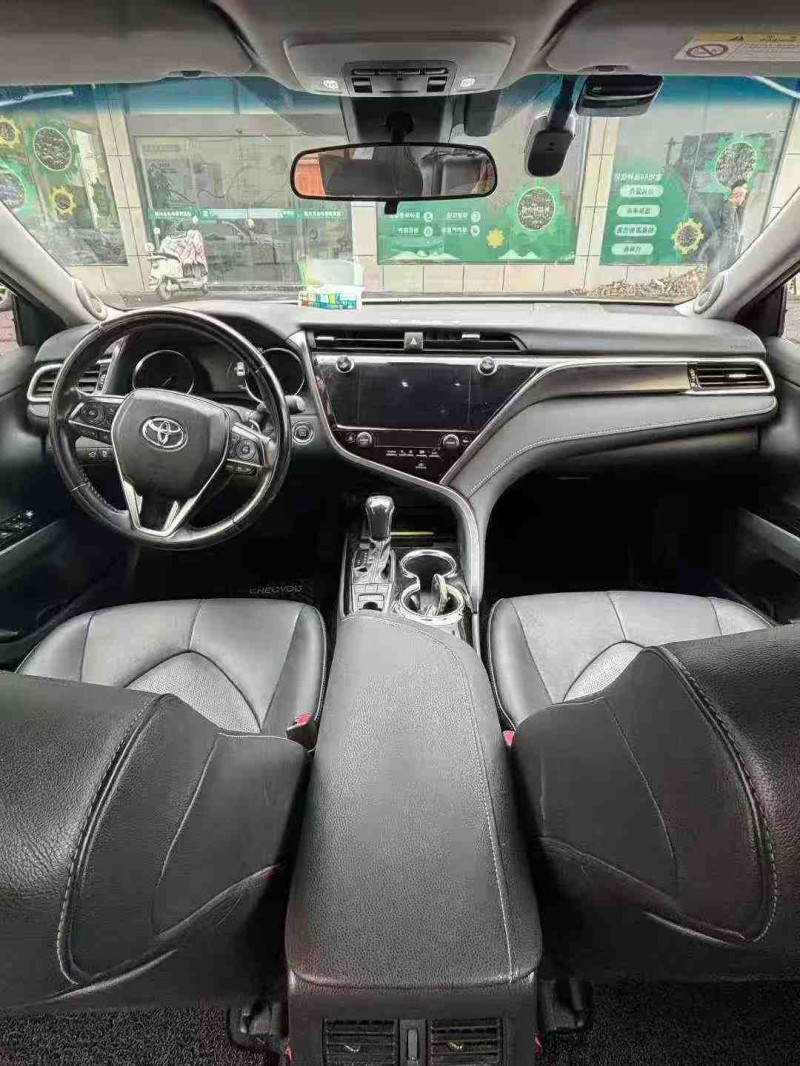 襄阳19年丰田凯美瑞7