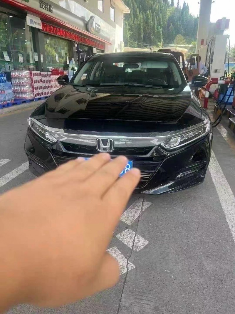 安顺21年本田雅阁1