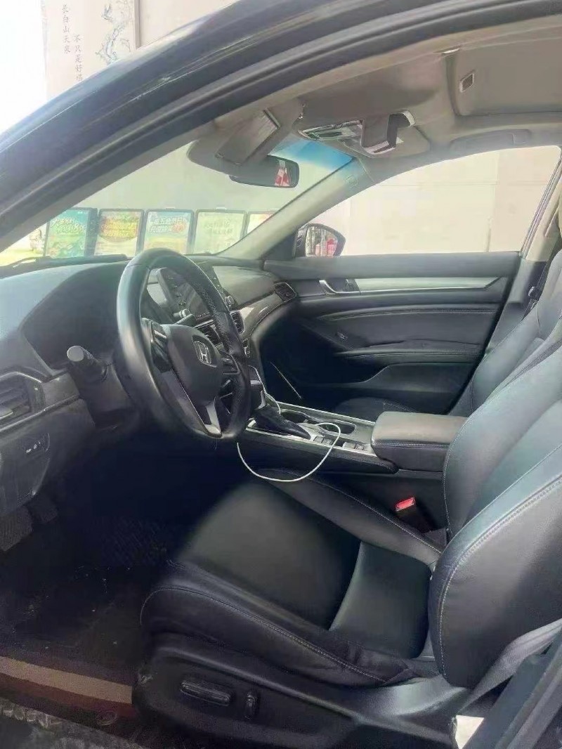 安顺21年本田雅阁3