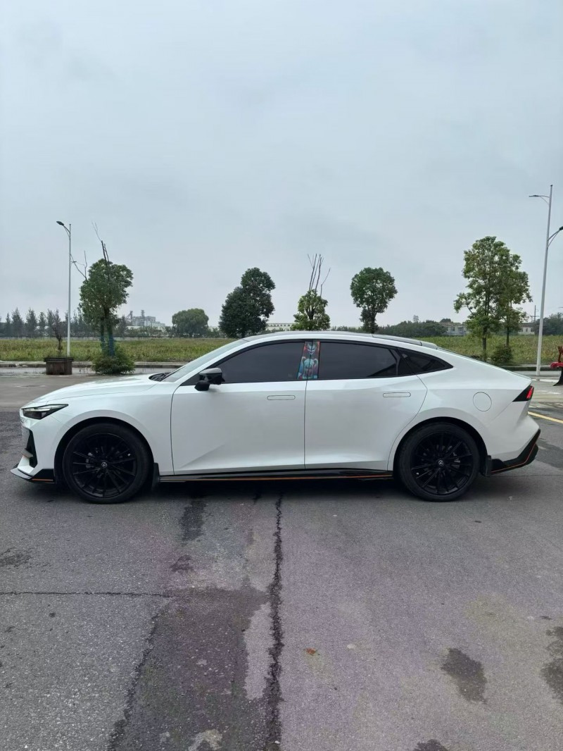 襄阳23年长安汽车UNI8