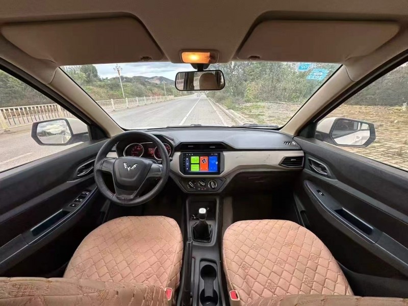 六盘水20年五菱汽车宏光5