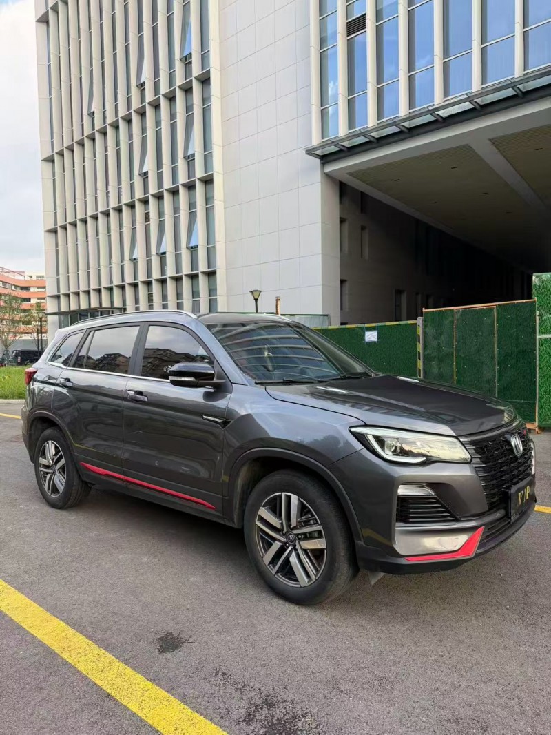 成都23年长安汽车CS752