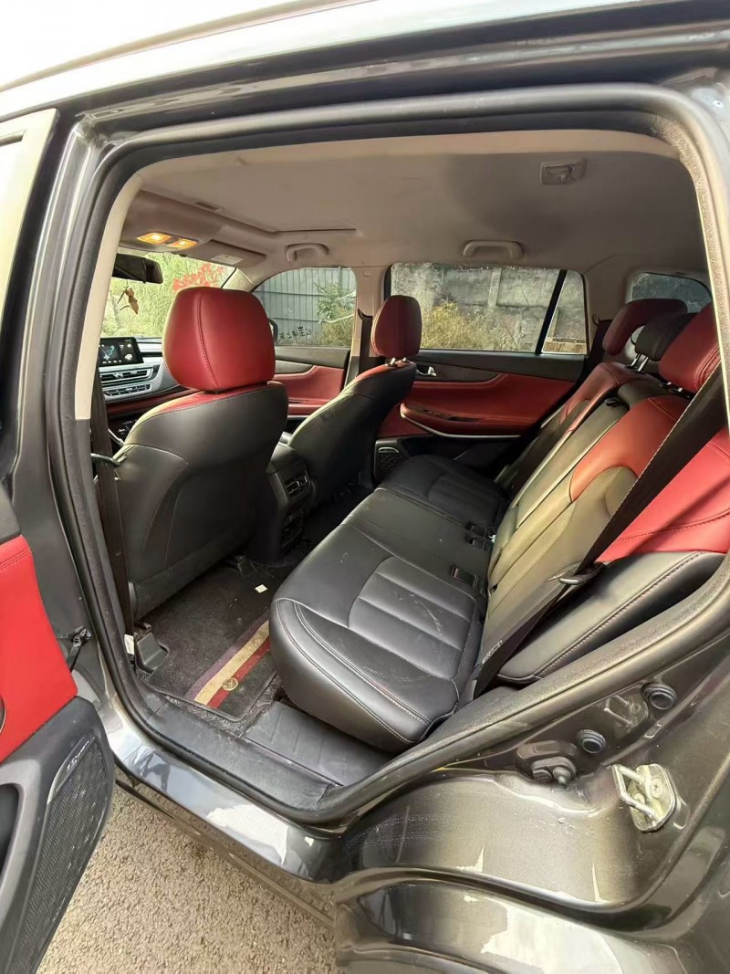 成都23年长安汽车CS756