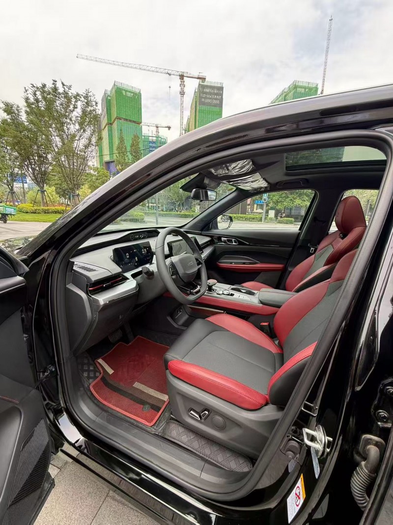 成都24年长安汽车欧尚9