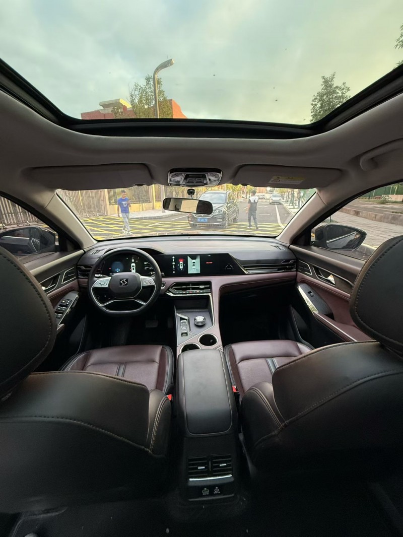 成都23年江淮思皓5