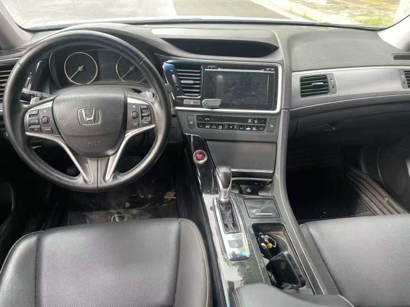 郑州18年本田思铂睿8